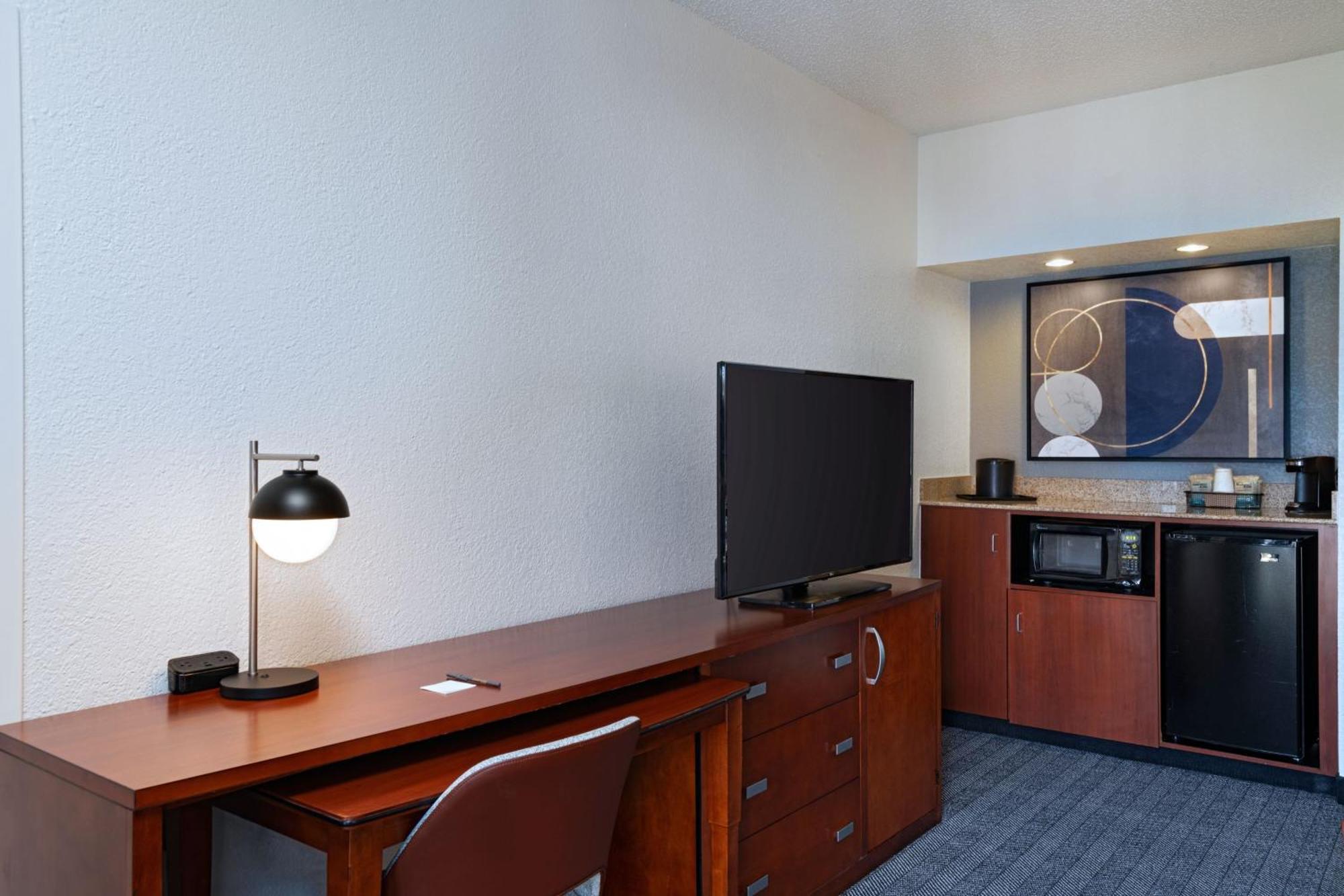 Courtyard Fort Worth University Drive מראה חיצוני תמונה